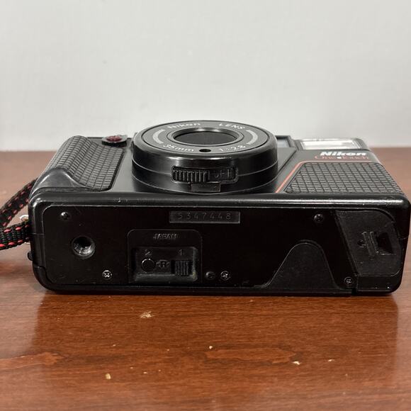 Vintage Nikon One Touch 35mm Film Camera 1:2.8 Lens with Strap - Not Tested - Picture 5 of 7